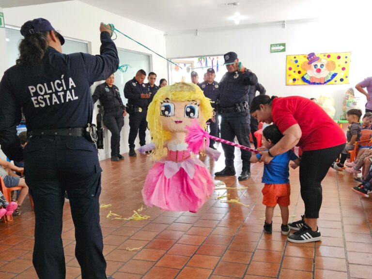 Lleva Policía Estatal alegría a niñas y niños en Coahuila
