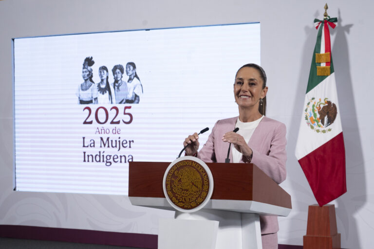 ‘Regaña’ Sheinbaum a morenistas por lujos