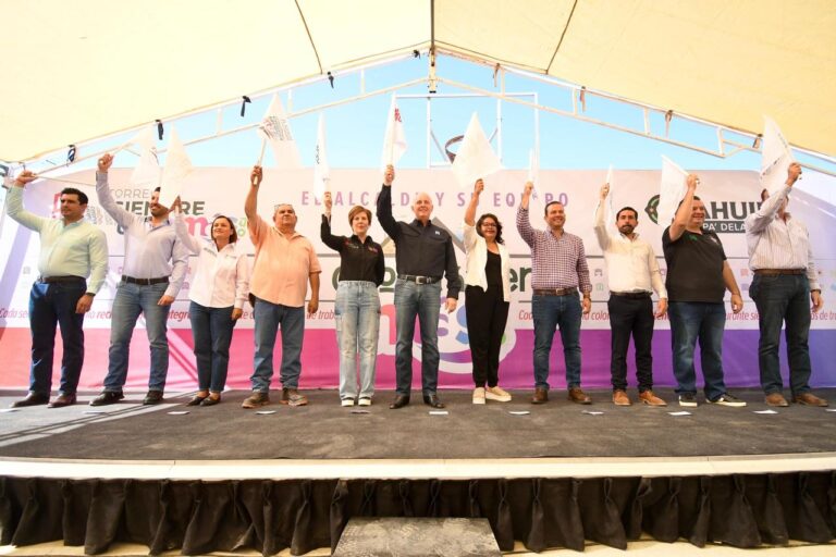 Román Cepeda lleva la brigada municipal a la colonia División del Norte y anuncia la construcción de una techumbre