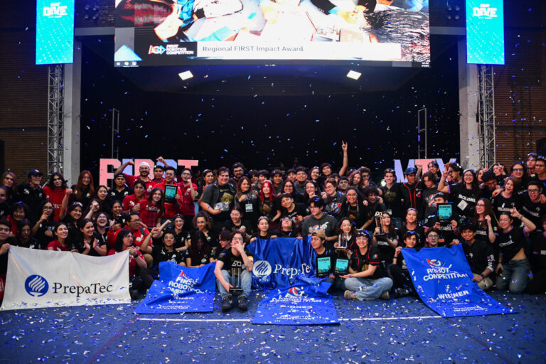 Triunfa la pasión por la robótica: estudiantes de PrepaTec Laguna será uno de los equipos que representará a México en el Mundial de FIRST 2025