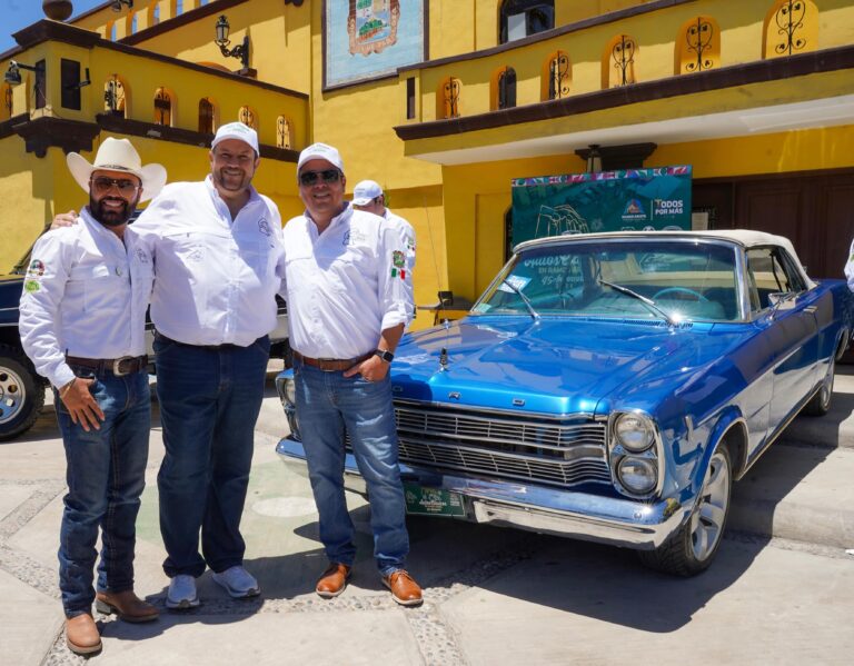 Éxito total la exhibición de autos clásicos y la feria del tamal y pan de pulque en Ramos