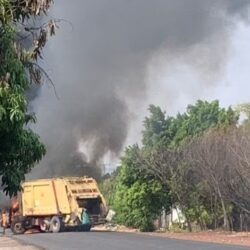 Ataques del CJNG dejan 2 policías muertos y narcobloqueos en Michoacán