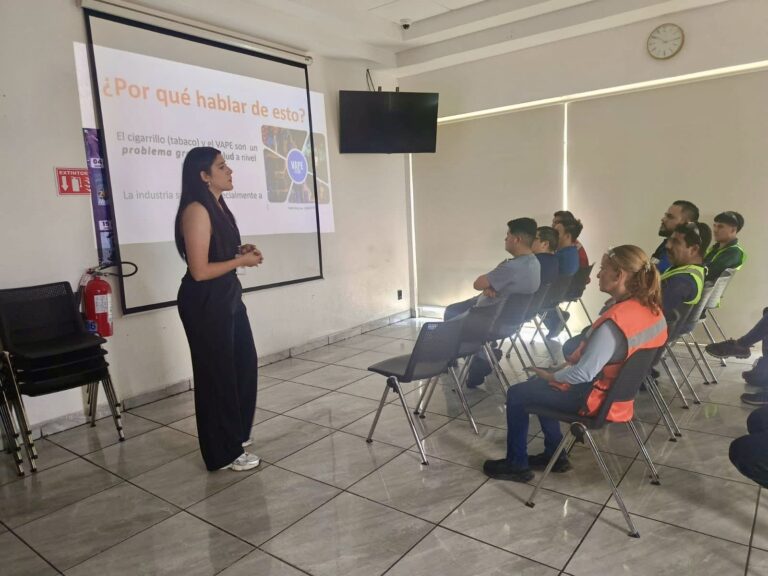 CIJ lleva plática informativa sobre prevención del tabaquismo a trabajadores de Mubea en Ramos Arizpe