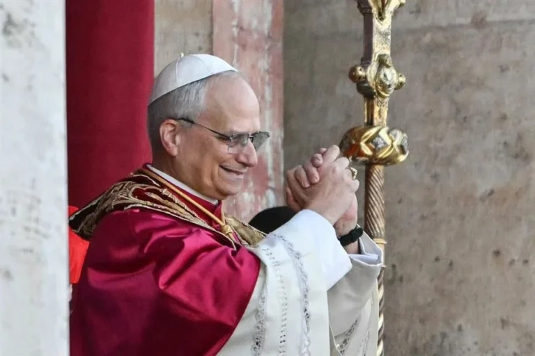 Comparte familia regia raíces con León XIV