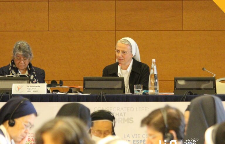 “Cónclave” femenino “paralelo” al de cardenales también se desarrolla en Roma