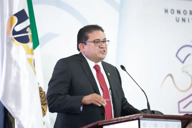 Detienen a rector de la UAZ por violación de menor de edad