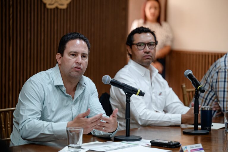 Invertirá Javier Díaz 12 mdp para mejorar unidades del transporte