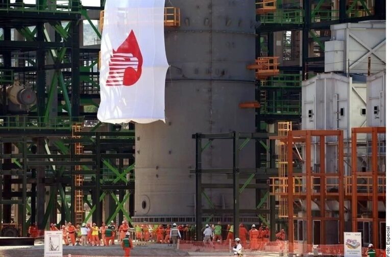 Pierde Pemex $43 mil millones; piden soluciones