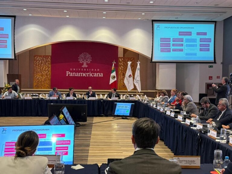 Presenta rector de la UAdeC a integrantes de CUPRIA los avances en los trabajos de la Comisión del Deporte Universitario de la ANUIES