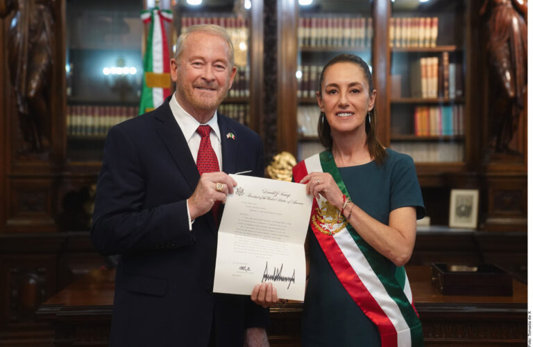 Recibe Claudia Sheinbaum cartas credenciales de embajador de EU