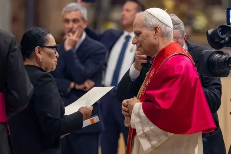 Recibe papa León XIV carta de invitación a México