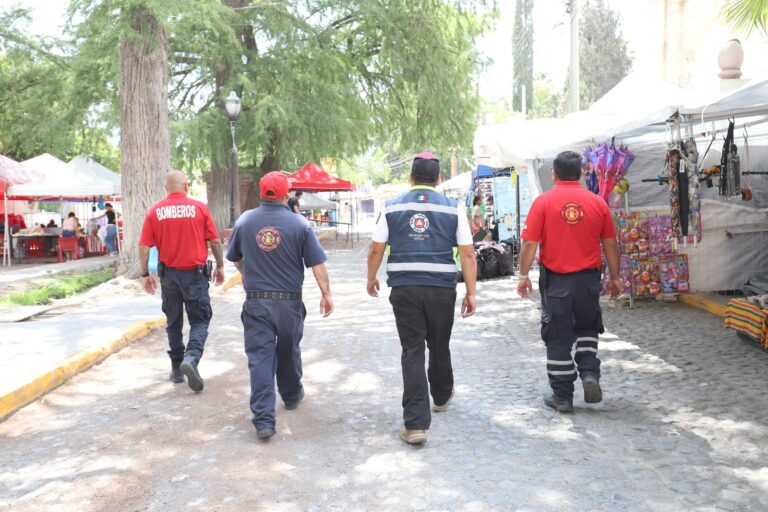Revisa Protección Civil y Bomberos de Arteaga condiciones de seguridad en puestos de la fiesta patronal de San Isidro Labrador