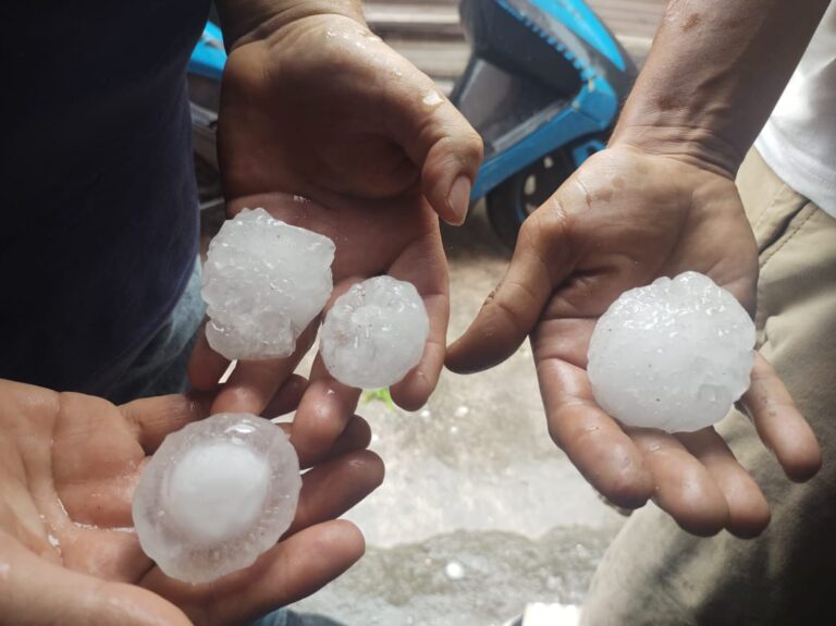Sorprende granizo ¡del tamaño de pelota de beisbol! a General Cepeda y Derramadero