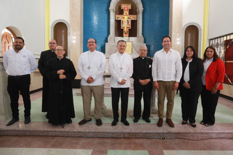 Visita Saltillo el nuncio apostólico en México, monseñor Joseph Spiteri