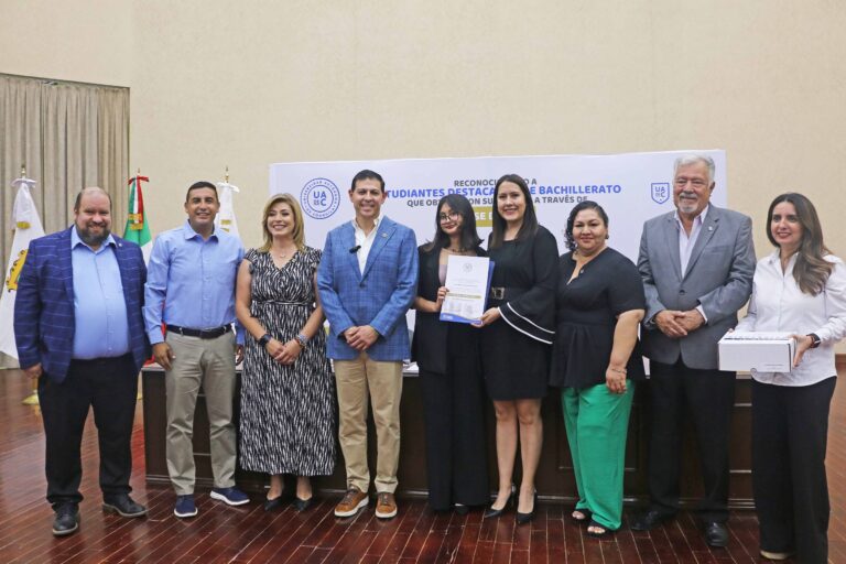 Alumna del IMARC de la UA de C logra su admisión directa a la Facultad de Sistemas Unidad Sureste