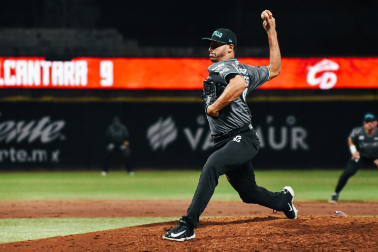 Caliente se queda 2-1 con la serie ante Saraperos