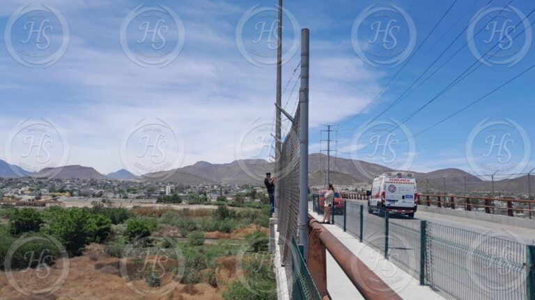 Convencen a zacatecano de no lanzarse de un puente en Ramos Arizpe