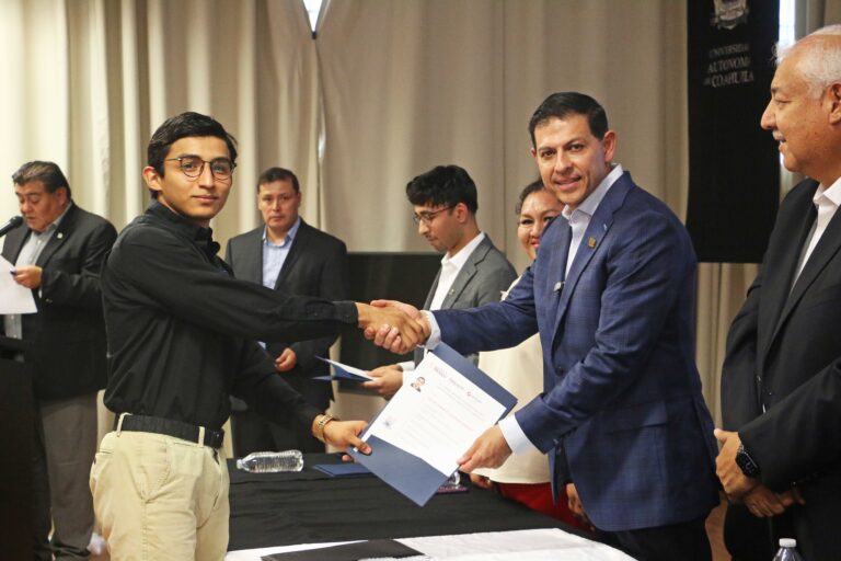 Entrega UA de C certificados de Estándares de Competencia Laboral del CONOCER