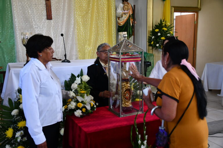 Fieles en Ramos Arizpe acuden a venerar reliquias de San Judas Tadeo