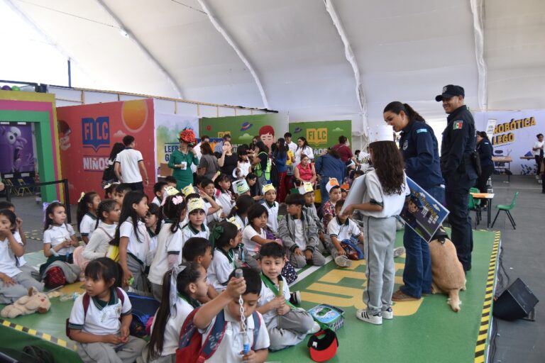 Impulsamos la poesía infantil en la FILC 2025 con el Salón de la Poesía para la Infancia BorgWarner