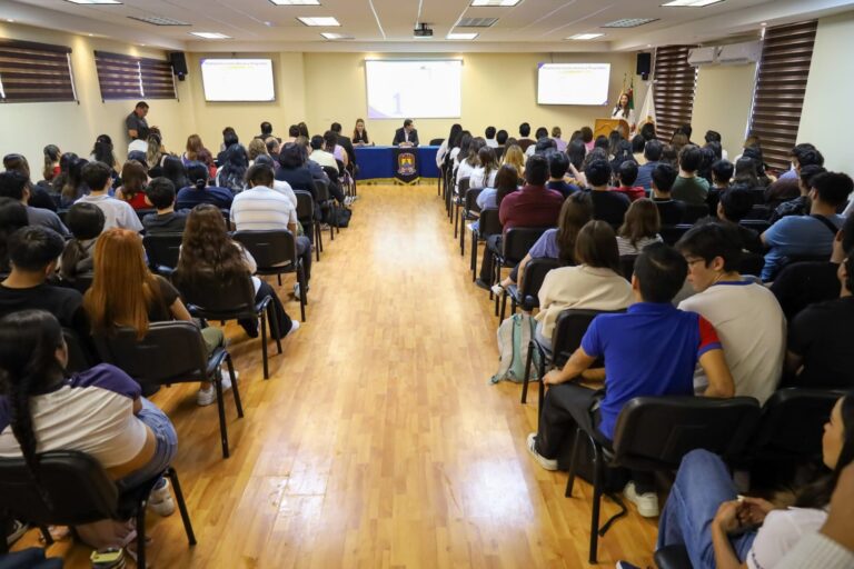 Informa logros y avances la directora de la Facultad de Administración Fiscal y Financiera de la UA de C Unidad Laguna