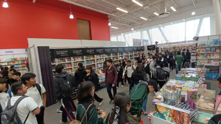 Invitan a disfrutar últimos días de la FILC 2025