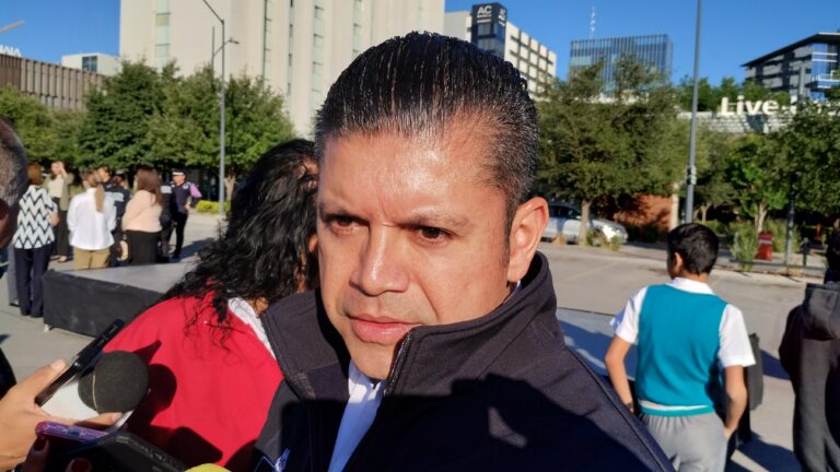 Lleva Comisaría a preparatorias y facultades pláticas sobre modelo ciudadano de seguridad de Saltillo 