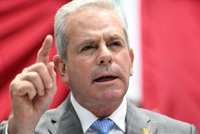 Marcelo Torres Cofiño presenta iniciativa para armonizar trabajo y estudios de jóvenes trabajadores