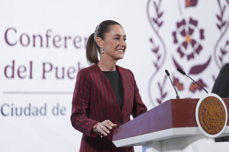 Pide Sheinbaum a Noroña dar explicación sobre disculpa