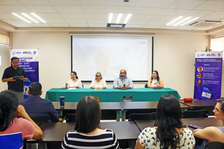 Presentan en la Facultad de Ciencias Químicas de la UA de C el libro “Biocatálisis de células completas”