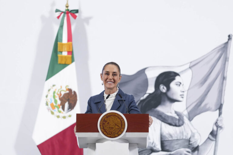 Prevén instalar 15 mil farmacias del bienestar en el país