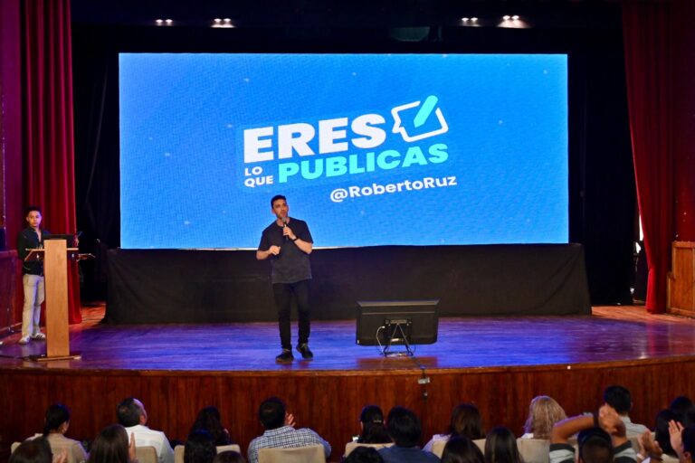 Realizan instituciones en Coahuila la conferencia “Eres lo que publicas”