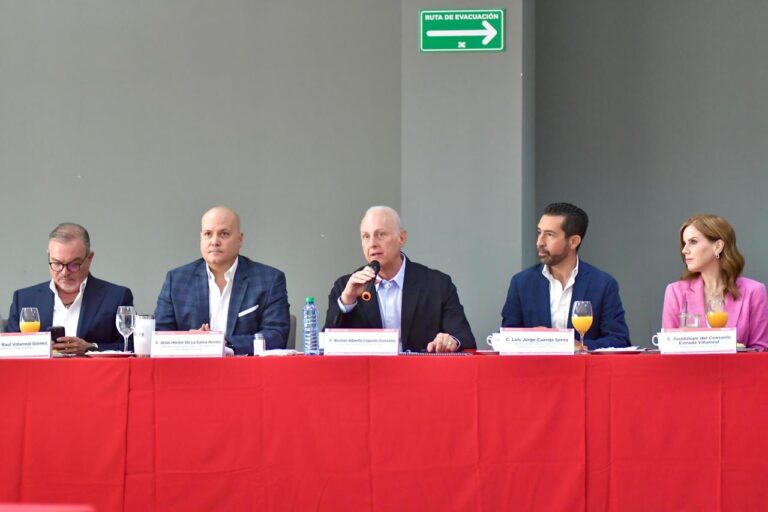 Román Cepeda González celebra el 10° aniversario del IMPLAN Torreón