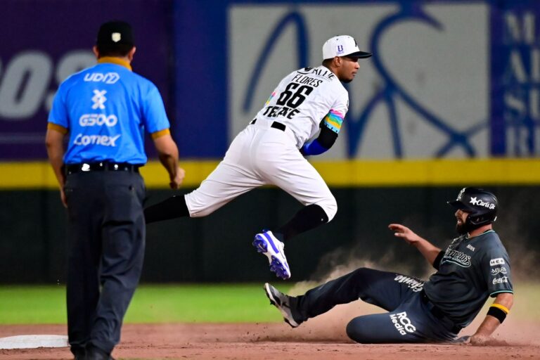 Saraperos se queda con el último juego ante Acereros