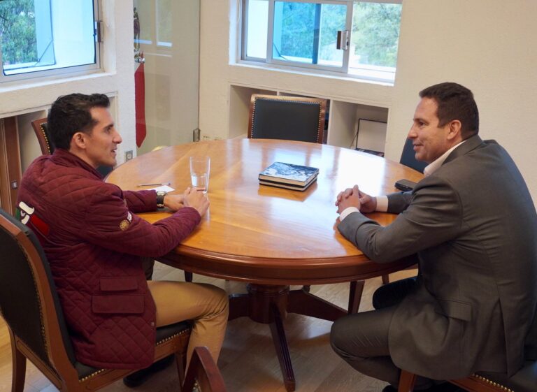 Se reúne Javier Díaz con Rommel Pacheco; vienen grandes noticias para Saltillo en el deporte