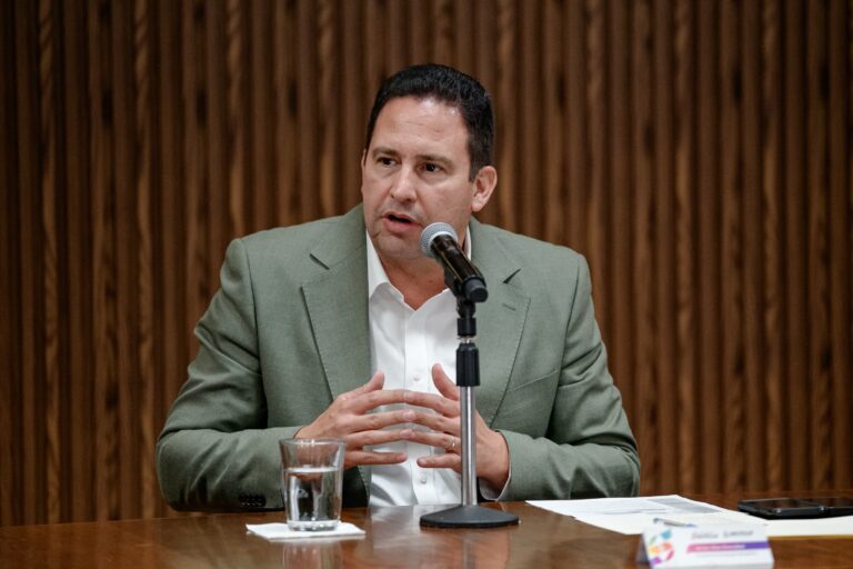 Destaca avances y pide redoblar esfuerzos Javier Díaz en reunión de Gabinete