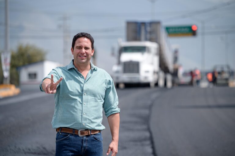 Avanza adecuación de crucero en Valdés Sánchez y Colosio: Javier Díaz