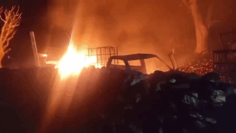 Explota toma clandestina de combustible en Hidalgo