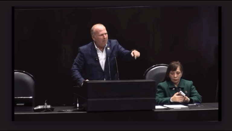 Mejía Berdeja: de malandro acapulqueño a subsecretario fracasado, señala Teo Kalionchiz