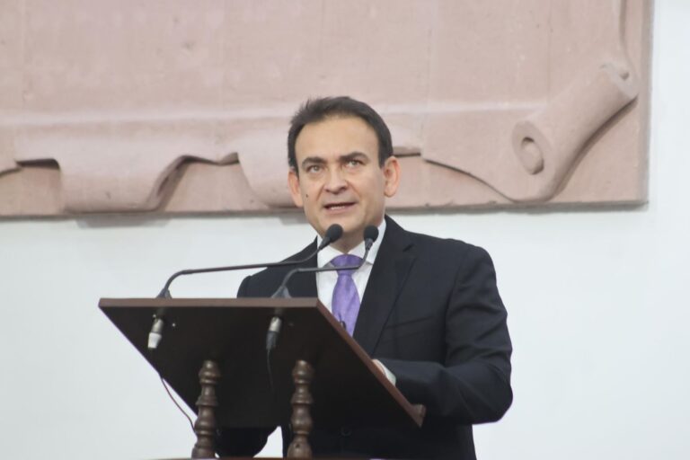 Fortalecer capacidades de sector educativo y de salud para detectar indicios de maltrato infantil, pide Álvaro Moreira