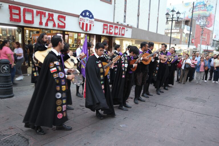 Impulsa Javier Díaz la cultura y las artes en el Distrito Centro