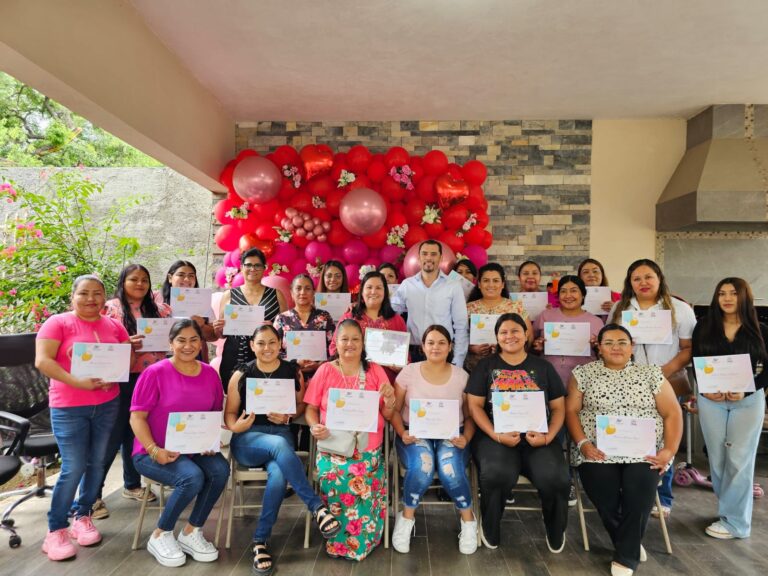 Impulsa diputado Sergio Zenón cursos para el emprendimiento de mujeres en Nava, Morelos y Allende