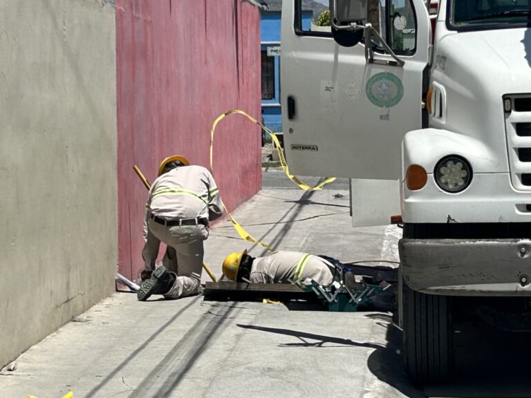 Más de 12 horas sin luz en Valle de los Pinos; vecinos denuncian falta de respuesta de la CFE