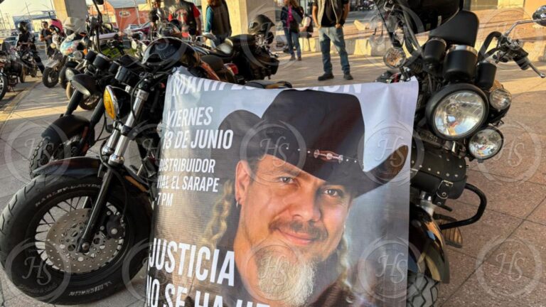Motociclistas bloquean vialidades en Saltillo para exigir justicia por muerte de compañero