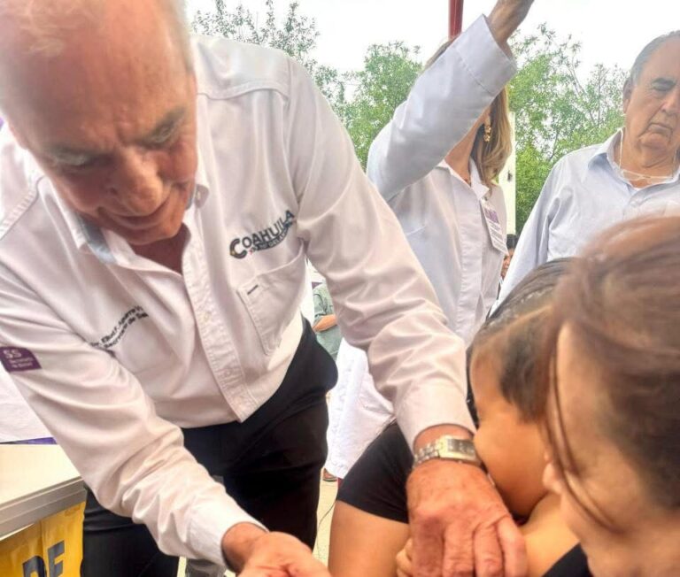 Permanente en Coahuila campaña de vacunación contra sarampión y tosferina