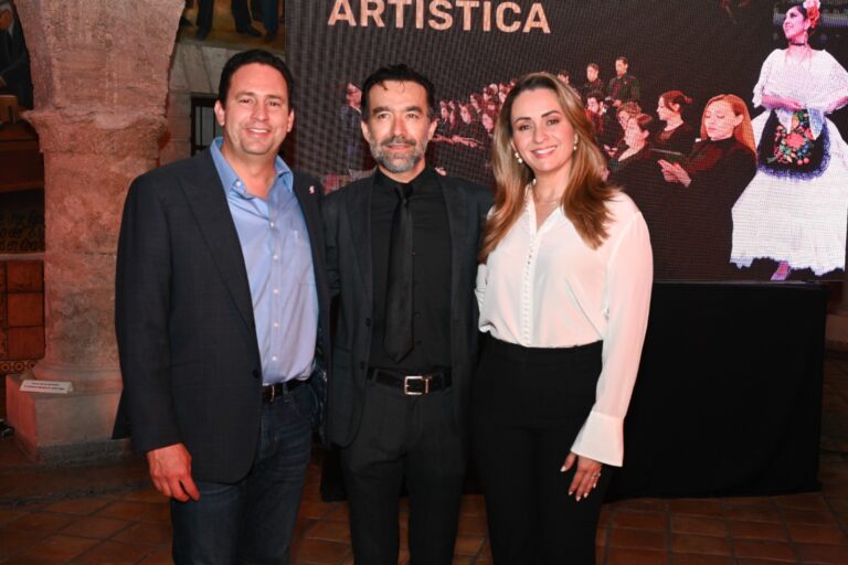 Reconoce Javier Díaz a grupos representativos del Instituto Municipal de Cultura