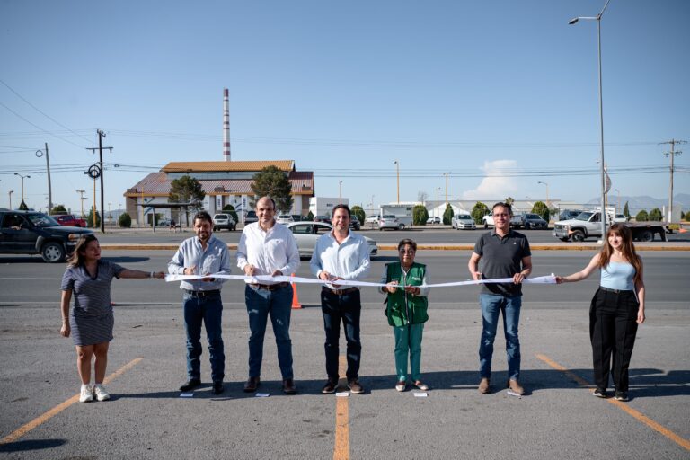 Entrega Javier Díaz repavimentación en el Nazario S. Ortiz Garza