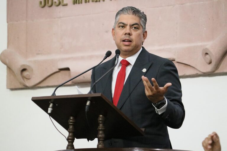 Busca Alfredo Paredes regular mejor a aseguradoras en México