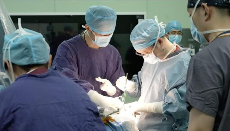 China inicia los ensayos clínicos para su implante cerebro-computadora