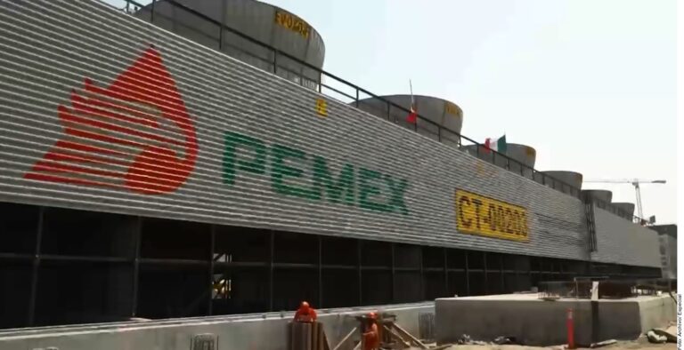 Deuda de 100 mil millones de dólares de Pemex arrastra al país a un mayor endeudamiento